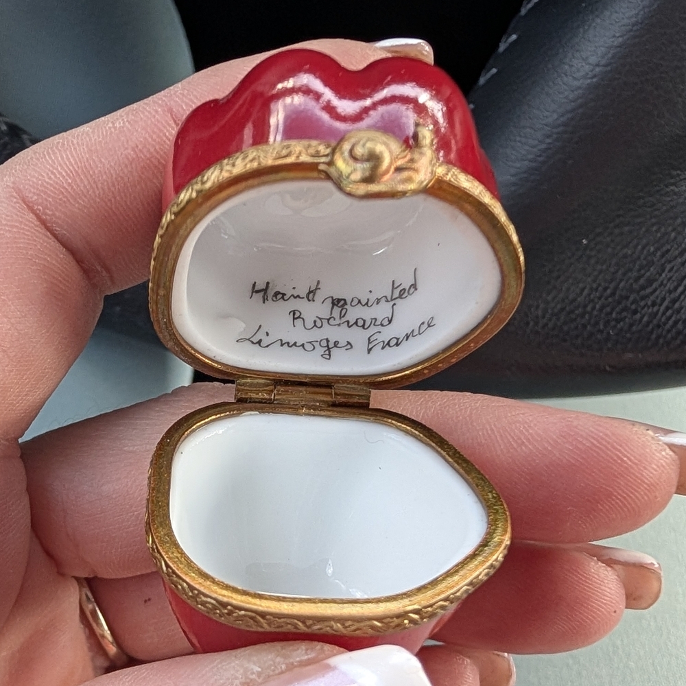 Artoria Limoges Collectible Red Pepper Box - Picture 5 of 10